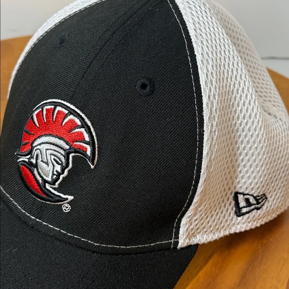 UNIVERSITY OF TAMPA HAT By New Era 39thirty, men’s L/XL - Picture 6 of 10